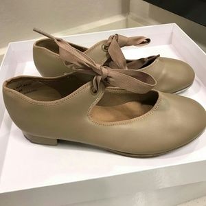 CAPEZIO